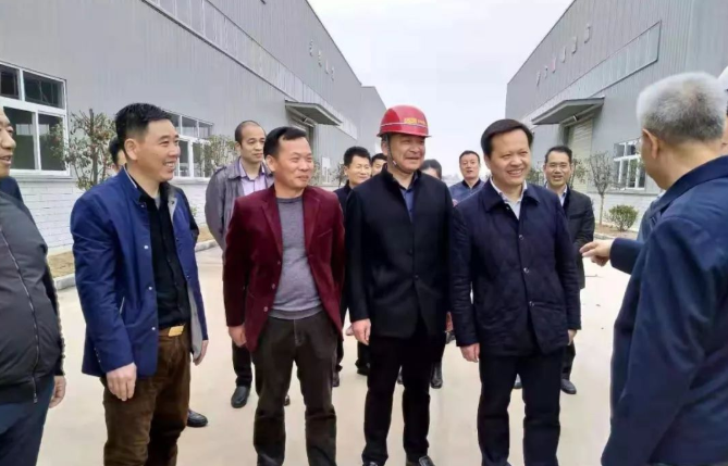 荊州市委何書記、石首市委劉書記視察集團(tuán)湖北生產(chǎn)基地建設(shè)情況