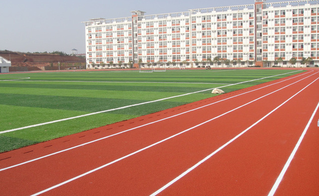 格林斯柏牌自結紋塑膠跑道