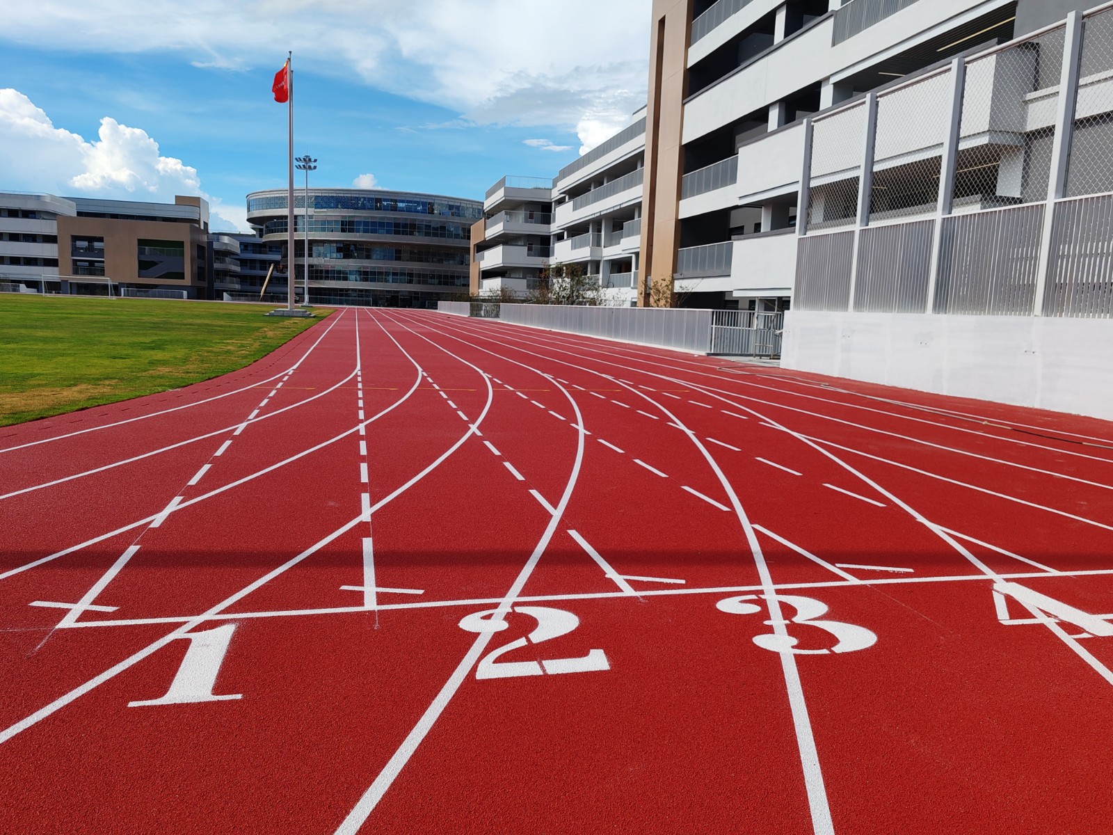 東莞濱海灣外國(guó)語(yǔ)學(xué)校 (10p)